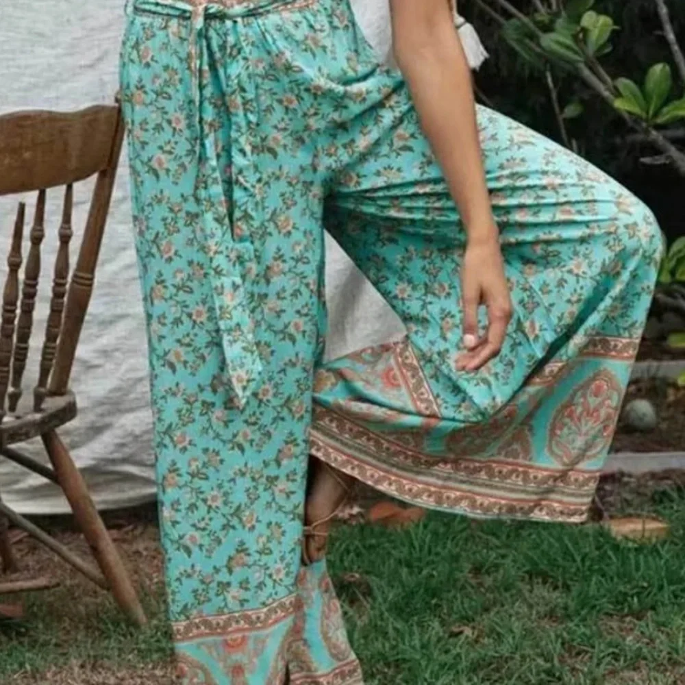 💕Sale💕 2-piece crop and pants - Picture 13 of 15